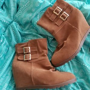 NWOT Soft Slouch Booties